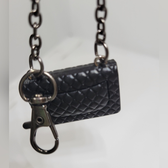 Handmade Fashion Keychain Black and White - Picture 3 of 3